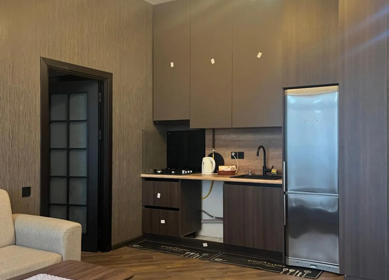 Nesimi Apt Baku 0*,